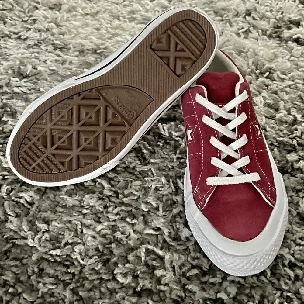 NWT Converse Kids One Star Shoes